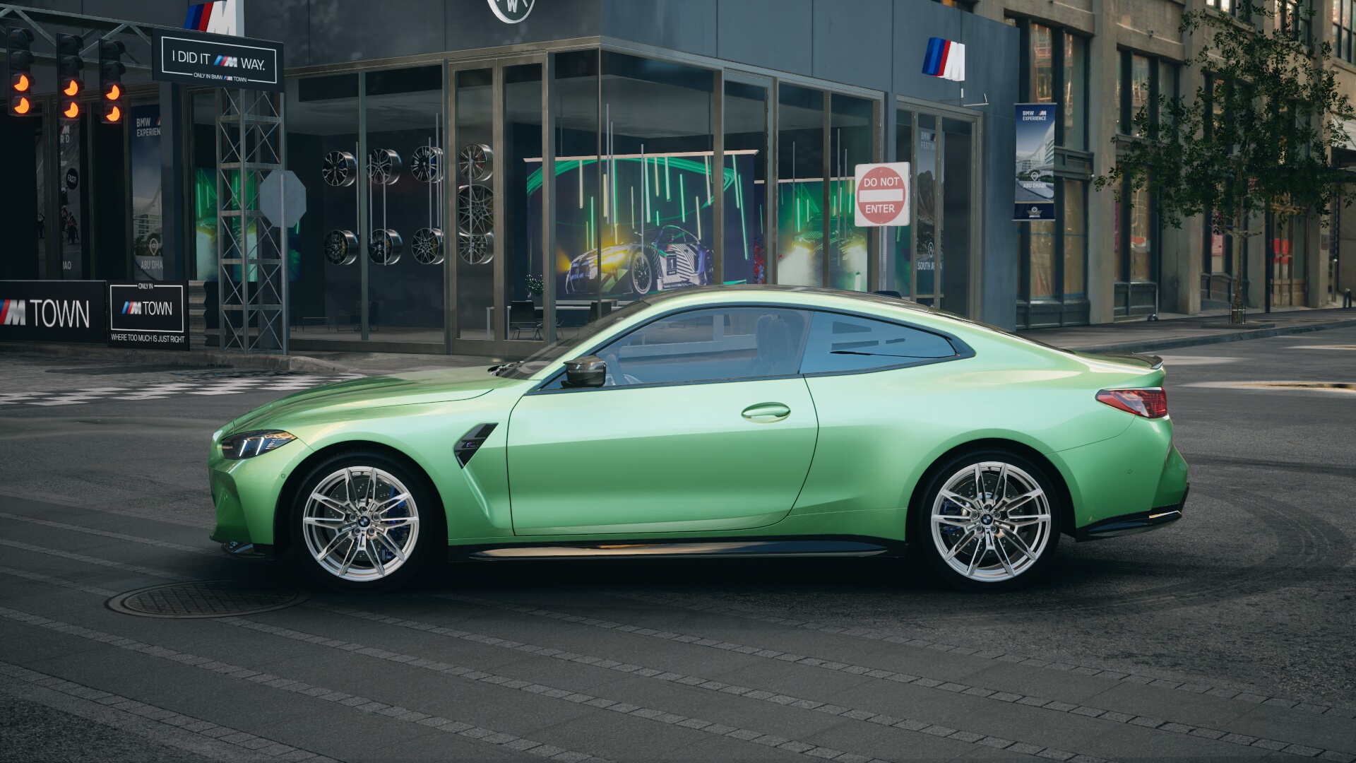 BMW Individual | BMW M4 Competition Coupé in Fame Green Metallic