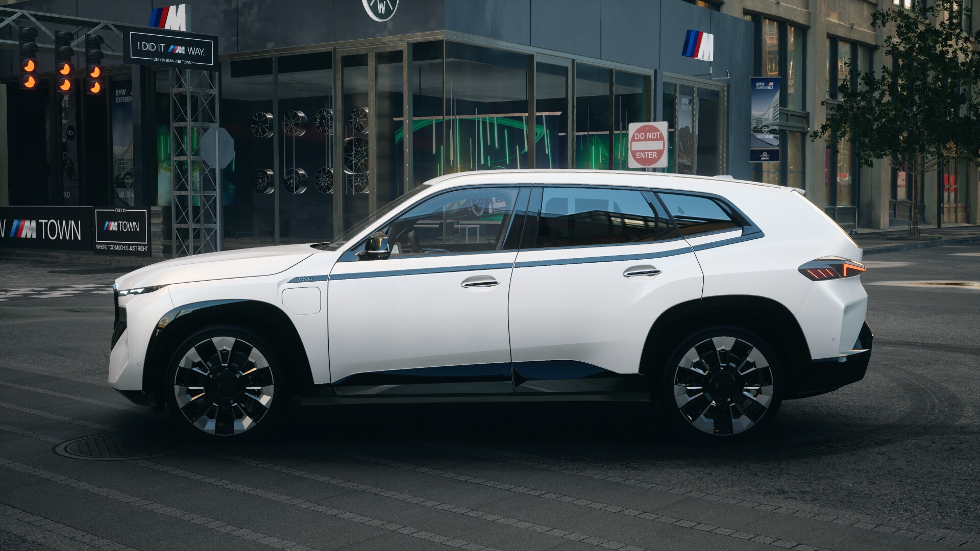 BMW Individual | BMW XM in Brilliant White Metallic